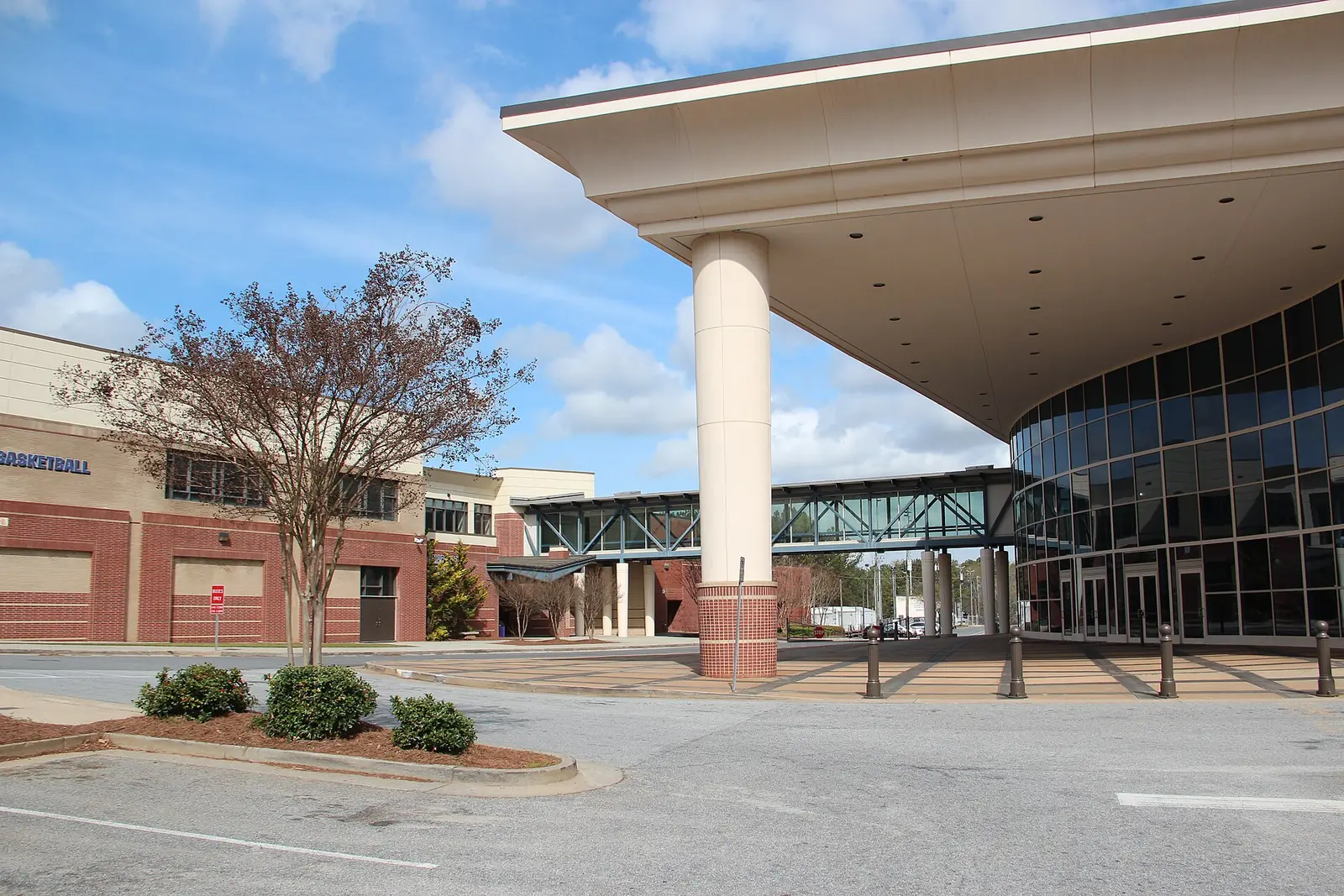Duluth High School on Brock Road