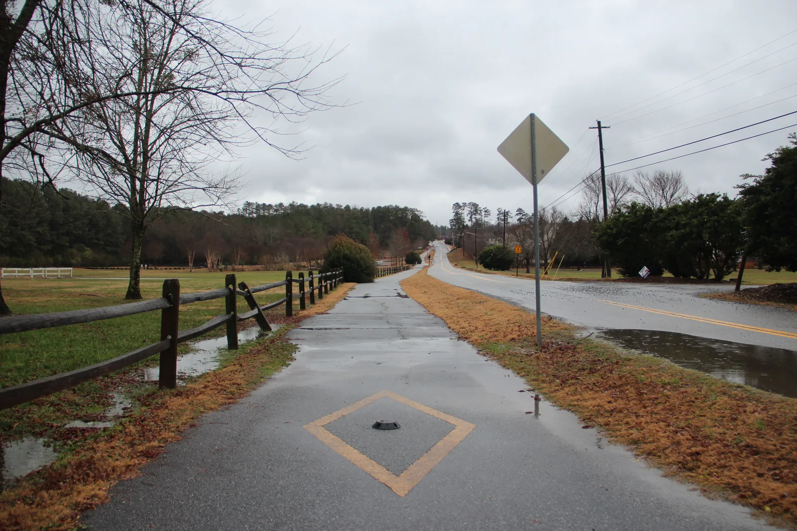 A paved trail at Rogers Bridge Park on the Chattahoochee River in Duluth, in the Chattahoochee Elementary zone