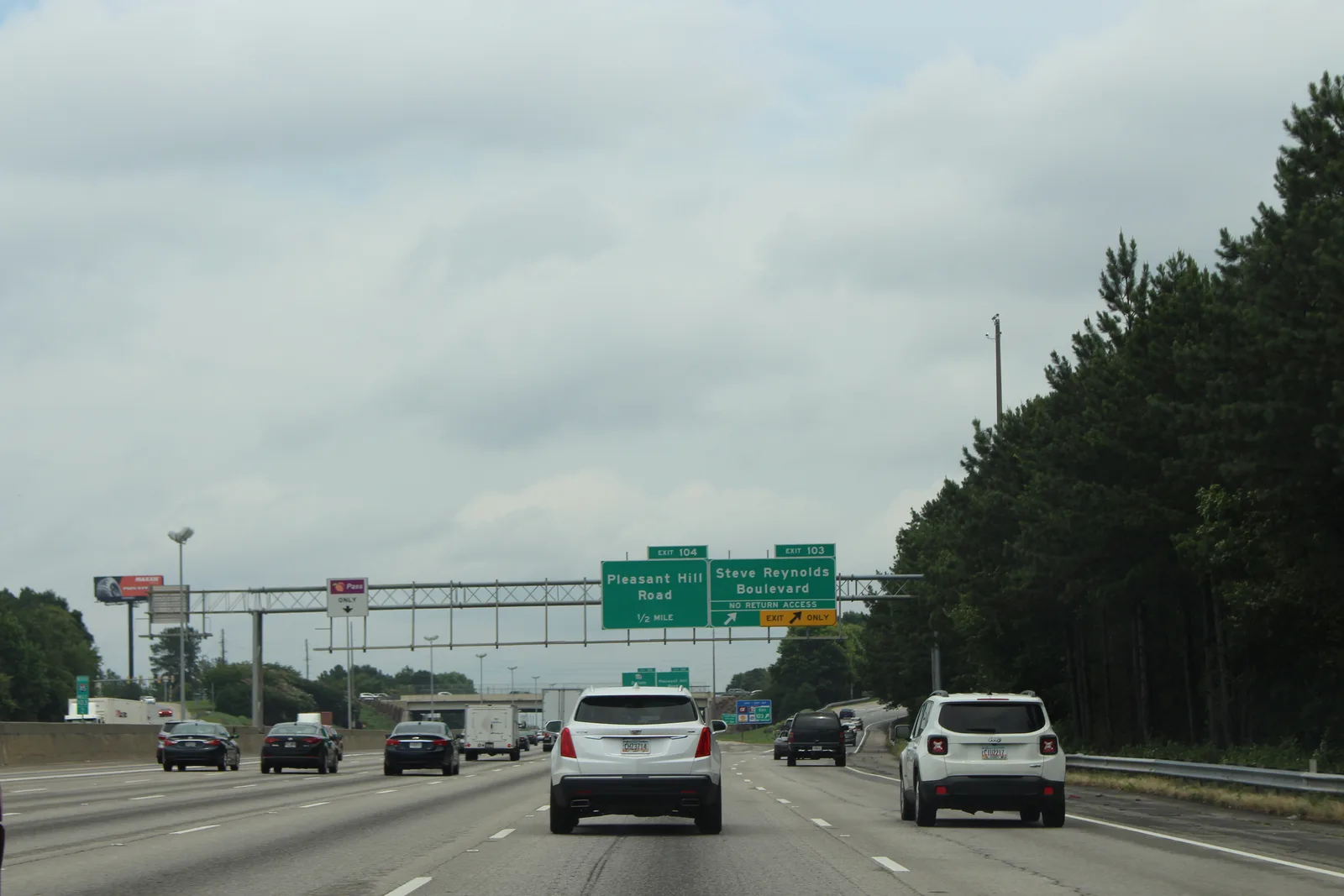 Interstate 85 northbound approaching Exit 103 in Gwinnett County, near Radloff Middle School